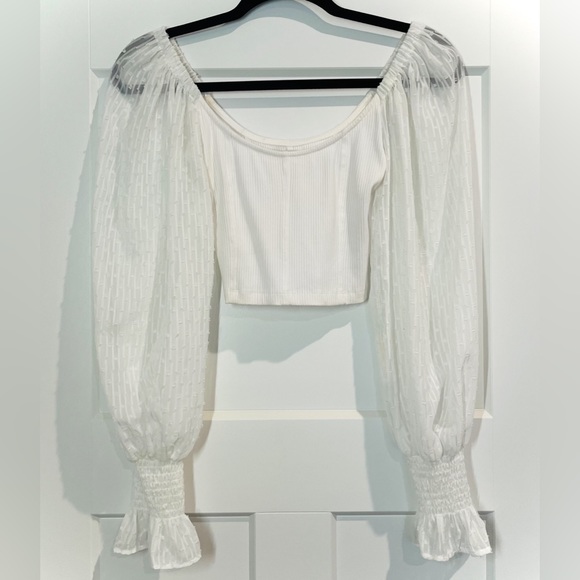 UO Dot Sleeve Top - NWOT - Picture 2 of 3